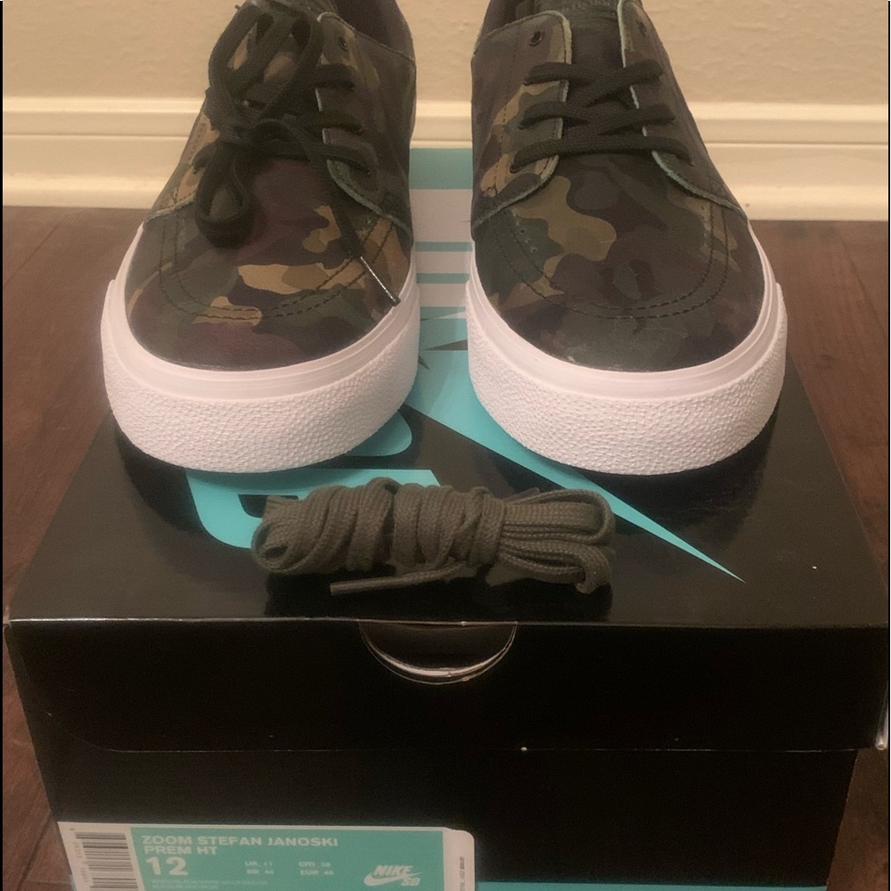 Men’s Nike Camo shoes
